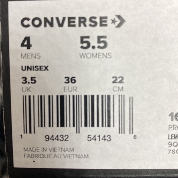 CONVERSE LOW TOP BRAND NEW - Picture 9 of 9